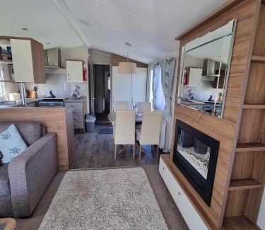 Tattershall Complejo | A HOME AWAY HOT TUB RETREAT AT Tattershall lakes country park
