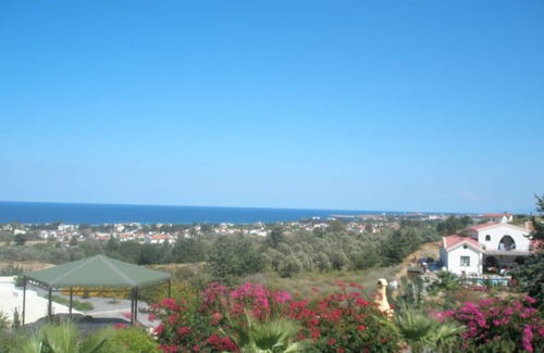 Kyrenia District Villa | ¡Un hogar lejos del hogar pero con más sol! Duerme hasta ocho