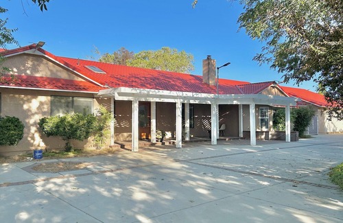 Palmdale Casa | A Home Surrounded by Nature