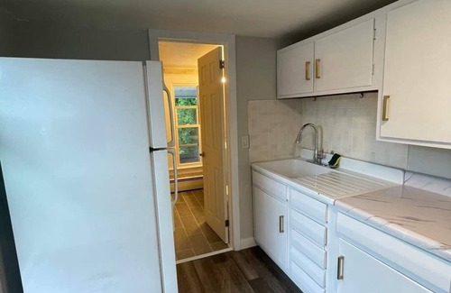 East Hartford Apartamento | A homely atmosphere tailored for traveling professionals seeking comfort.