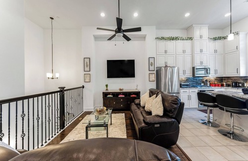 Lewisville Casa | A Homely Getaway