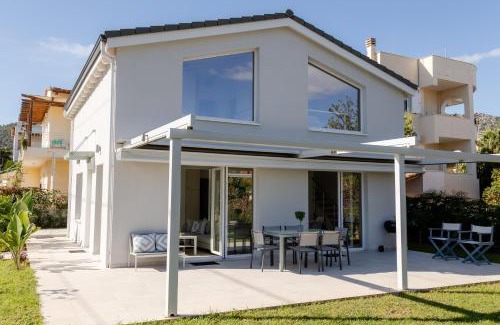 Nea Makri Villa | A Homes Greece Athens - Luxurious Beach Villa with Private Garden