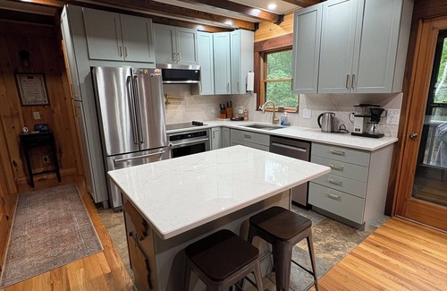 Galax Cabina | A Hopeful Mountain - 10 mins from Galax & the Blue Ridge Parkway!