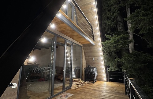 Bakhmaro Cabaña | A house in the forest, if you want to relax in the forest and be alone. hot tub