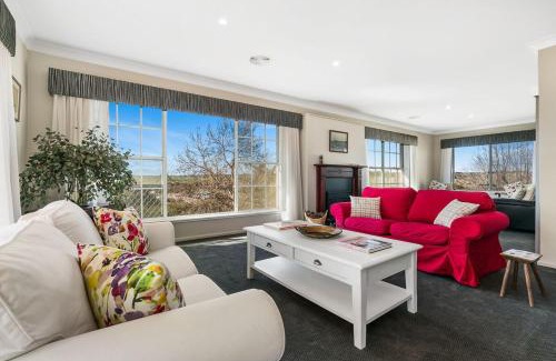 Molong Casa | A House With A View, Molong. NSW