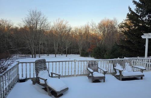 Stroudsburg Casa | A huge charming 3-bedroom house very close to many attractions in the poconos!