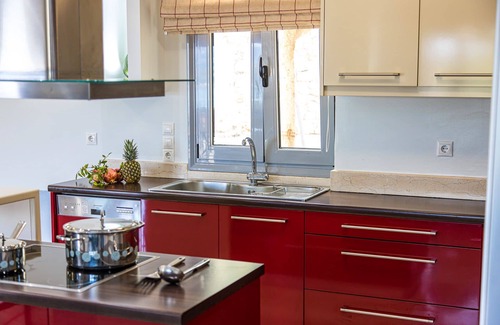 Katouna Villa | Una gran villa equipada para grandes grupos, hasta 13 viajeros. Desayuno incluido.