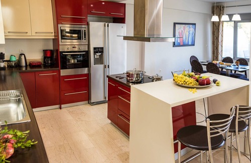 Katouna Villa | Una gran villa equipada para grandes grupos, hasta 13 viajeros. Desayuno incluido.