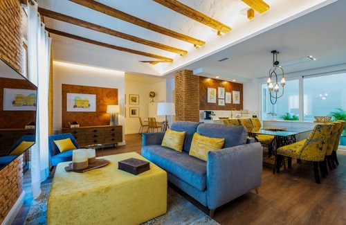 La Seu Apartamento | A la luna de Valencia, 4-6 pax, 2 habita. & 2 Baños en Ciutat Vella !