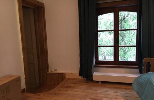Froidchapelle Casa | "A la petite éolienne"