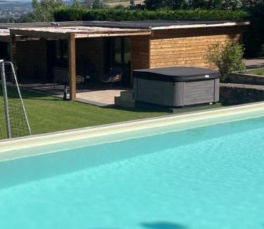 Le Puy-en-Velay Casa | A la ville comme à la campagne