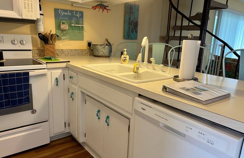 Emerald Isle Condominio | "A Lil' Nauti" - 2 Bedroom Condo - Ocean Views, Emerald Isle, NC