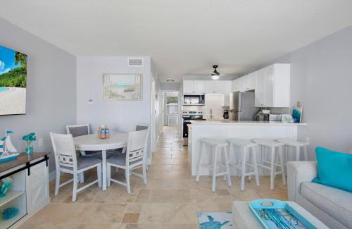 Holmes Beach Casa | A Lil' Nauti