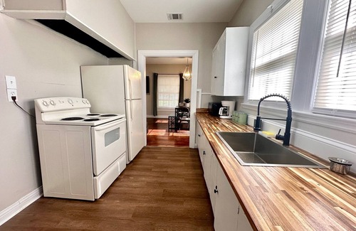 Highland Historic District Casa | A-Lister! 3 bedroom/1 bath House
