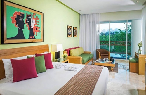Centro Complejo | A Little Bit of Paradise