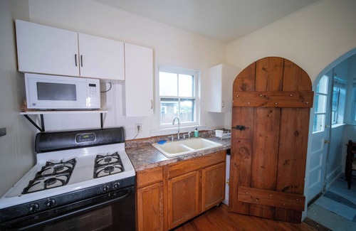 East End - Valley Street Apartamento | A Little Slice of Awesome! Walk Downtown!