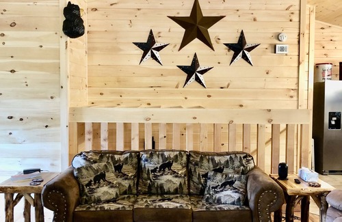 Wears Valley Cabina | A+ Location , No Clean Fee , Modern , Game Room , Hot Tub , Seasonal Pool
