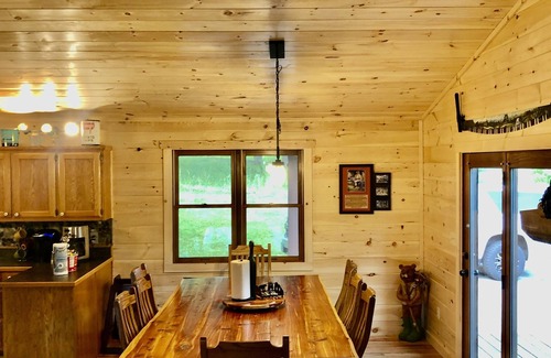 Wears Valley Cabina | A+ Location , No Clean Fee , Modern , Game Room , Hot Tub , Seasonal Pool