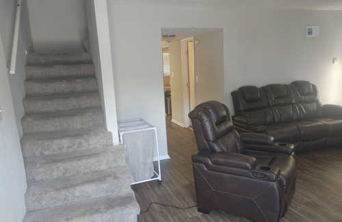 Greenbriar Apartamento | A lovely 3-bedroom 3-bath home in the heart of Atlanta.