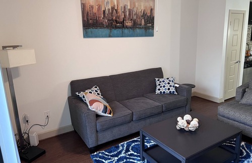 Woodlake - Briar Meadow Apartamento | A lovely and well spaced one bedroom with a pool view