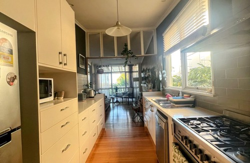 Dromana Casa | A lovely boutique home with big garden and sea views
