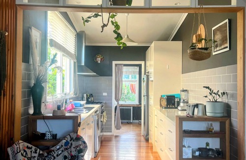 Dromana Casa | A lovely boutique home with big garden and sea views