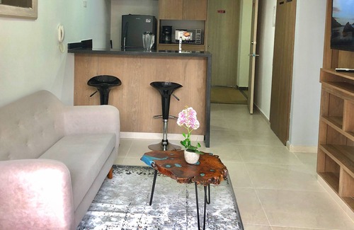 Menga Apartamento | A lovely modern studio apartment.