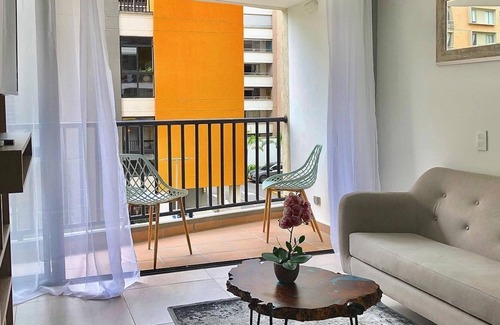Menga Apartamento | A lovely modern studio apartment.