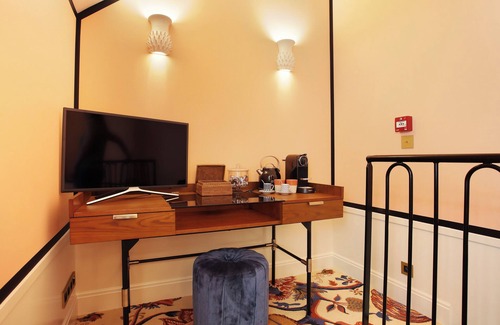 Saint-Gervais Apartamento | A Lovely Studio Duplex with Services in Le Marais