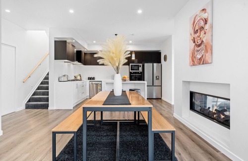 Frankton Casa | A LUCKIE CHARM - 5-BEDROOM TOWNHOUSE