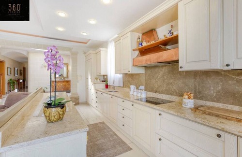 Swieqi Villa | A LUX VILLA with amazing BBQ, Pool Area & WIFI