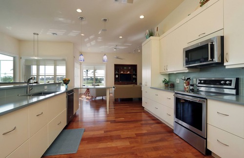 Beachview Country Club Estates Casa | A Luxurious and Spacious Retreat With Stunning Lake and Golf Course Views - Birdie Haven