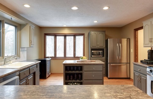 Webster Casa | Massive 4 Acre Estate. Nature & Distinctive Design 15 min from MSP