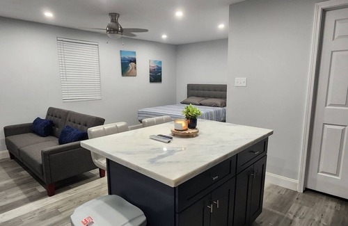Westwego Apartamento | A luxurious new construction studio apartment just 20 min away from New Orleans!