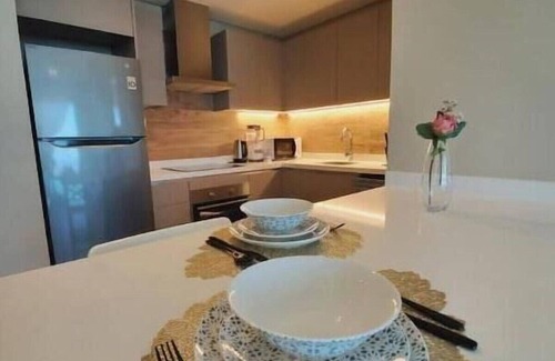 Muharraq Apartamento | A Luxurious Sea View 2 Bedroom Apartment