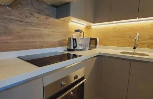 Muharraq Apartamento | A Luxurious Sea View 2 Bedroom Apartment