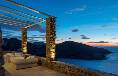 Kea Villa | Α luxuriously appointed villa for a perfectly relaxing and rejuvenating stay!