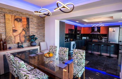 Chlorakas Villa | A luxury 3 Bedroom Villa with Hot Spa Jacuzzi