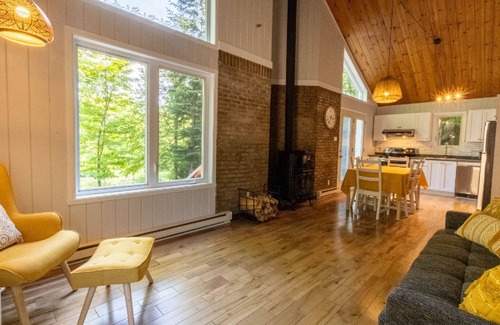 Lac-Sergent Chalet De Esquí | A magnificent rustic chalet, renovated up to date, where tranquility reigns.