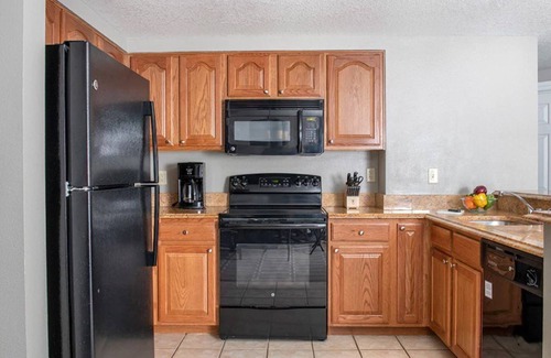 Las Vegas Condominio | A Mediterranean-style vacation retreat immediately adjacent to Formula1 Paddock