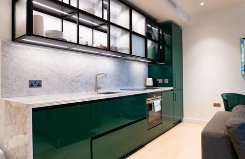 Canary Wharf Apartamento | A modern and stylish apartment with balcony in the centre of Canary Wharf.