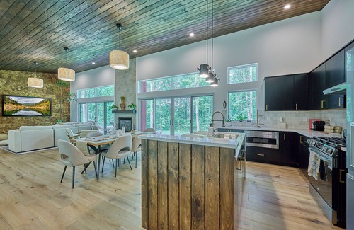 Narrowsburg Casa | A Modern Escape: 3-bed Contemporary on 5+ acres <1 Mile from the Delaware River.