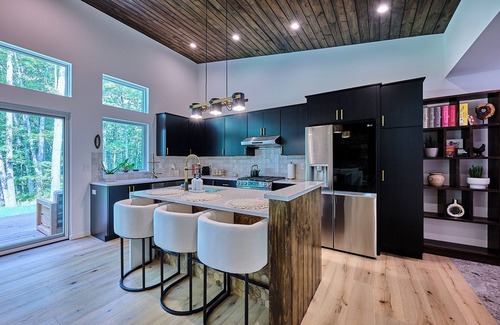 Narrowsburg Casa | A Modern Escape: 3-bed Contemporary on 5+ acres <1 Mile from the Delaware River.