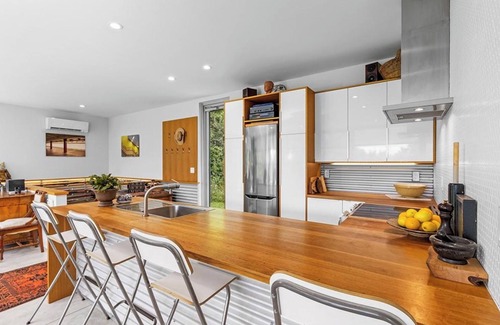Grey Highlands Casa | A Modern Home on Top of the Beaver Valley with Direct Access to the Bruce Trail.