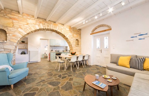Ampelas Casa | Una casa moderna cerca de la playa de Ambelas.