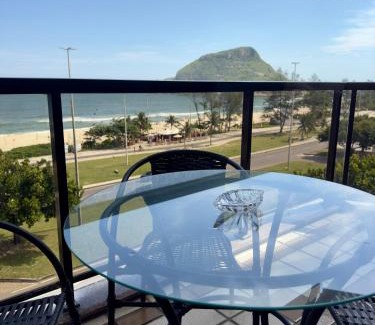 Recreio dos Bandeirantes Apartamento | A Modern Paradise by The Seaside