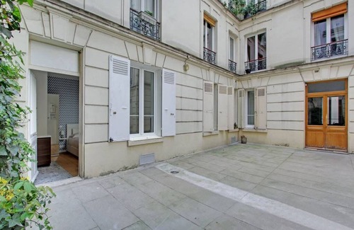 Pigalle Apartamento | A Modern Studio in Montmartre