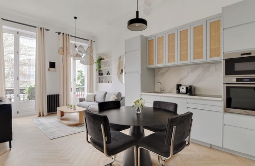 Quartier du Faubourg-Montmartre Apartamento | A Modern & Stylish 1-BR Apartment in Opéra