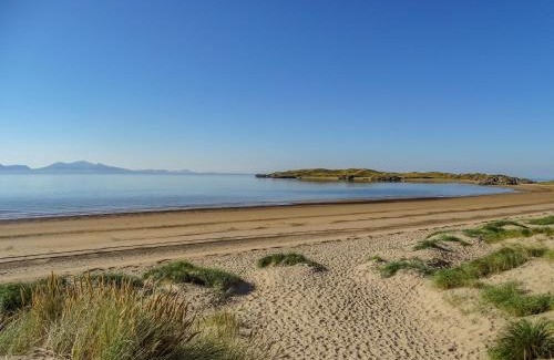 Newborough Apartamento | A Mor