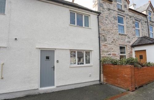 Newborough Apartamento | A Mor